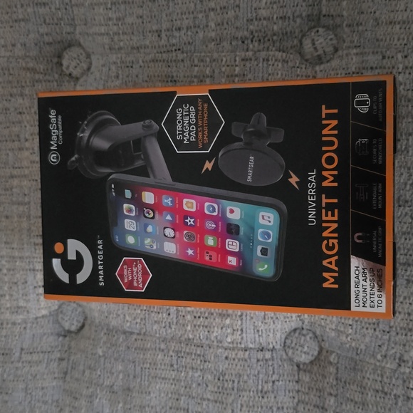 SMARTGEAR BRAND UNIVERSAL MAGNET MOUNT CELL PHONE HOLDER - Picture 1 of 9